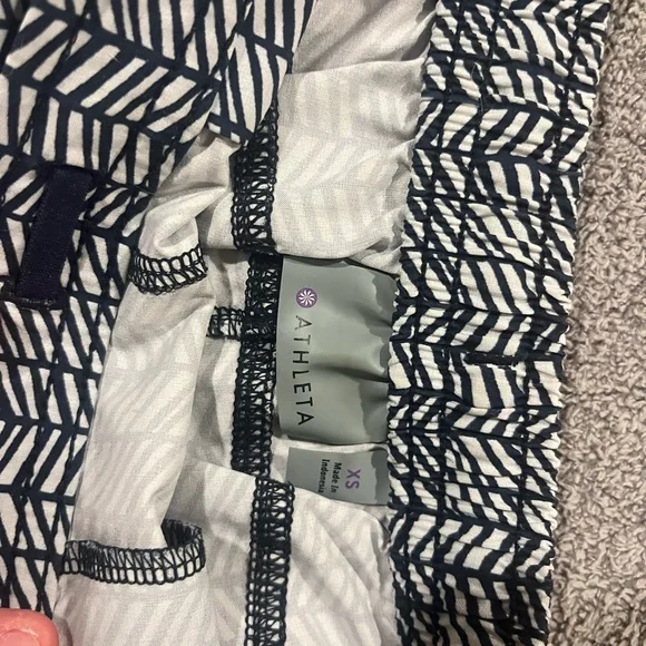 Athleta Navy and White Leaf Print Shorts - Picture 3 of 4
